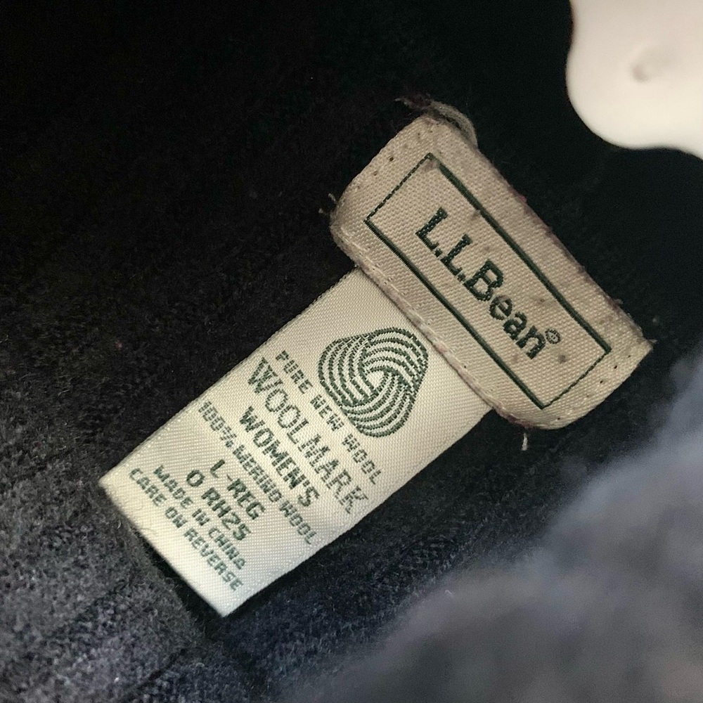 LL Bean 100% Merino Wool Ribbed Knit Turtleneck Sweater in black - Picture 8 of 14